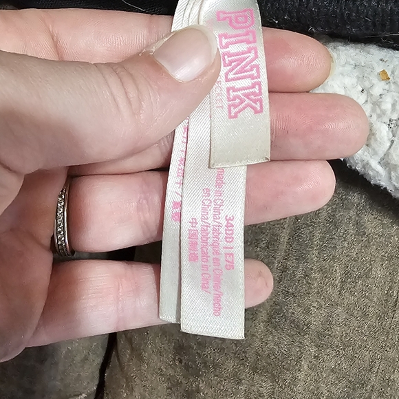 Black VS 34d - Picture 3 of 3